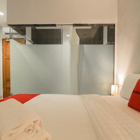 Reddoorz Plus Near Soekarno Hatta Airport 2 Tangerang Kültér fotó