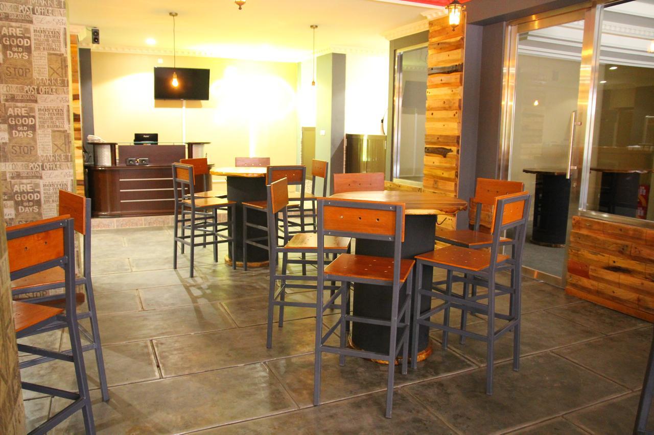 Reddoorz Plus Near Soekarno Hatta Airport 2 Tangerang Kültér fotó