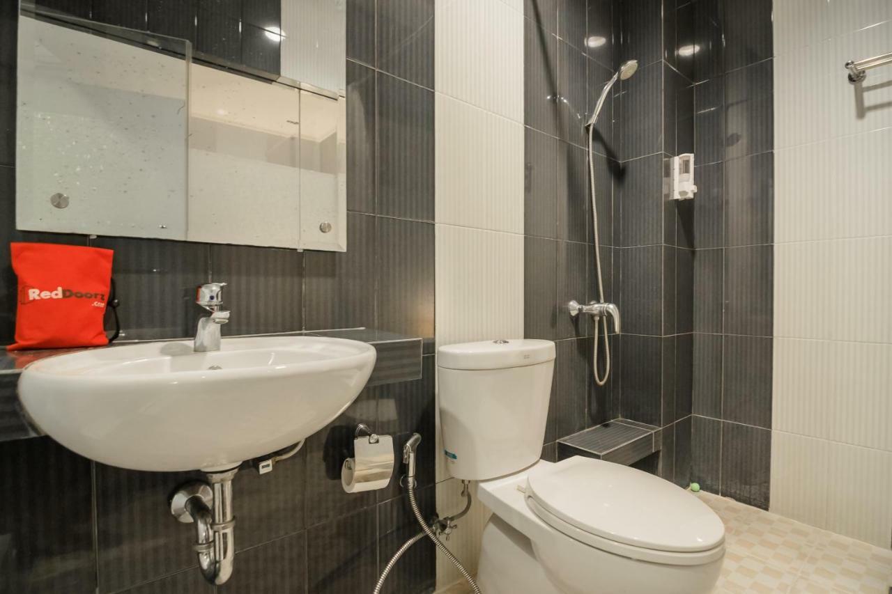 Reddoorz Plus Near Soekarno Hatta Airport 2 Tangerang Kültér fotó